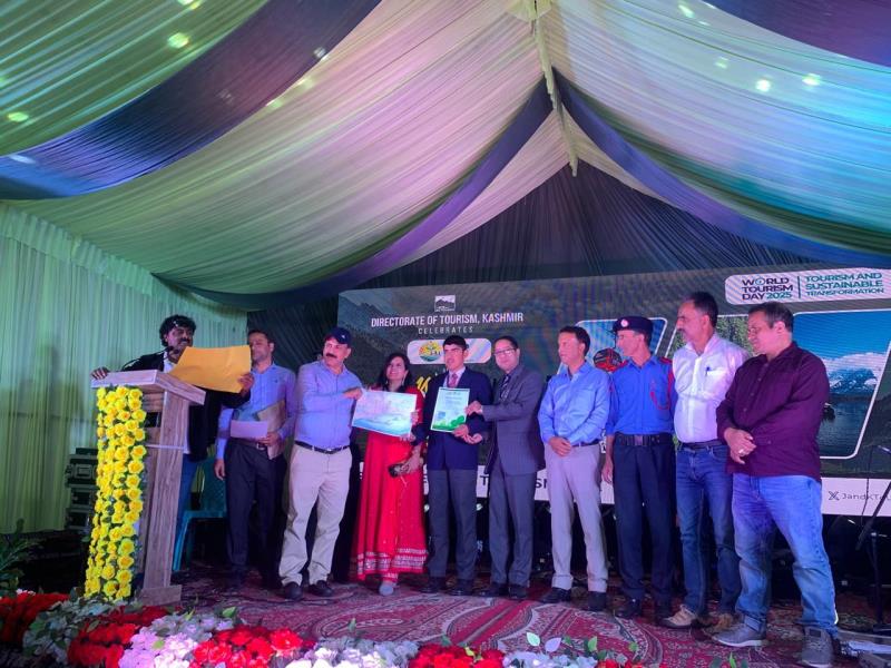 PAINTINGCOMPETITION: THIRD PRIZE PRIZE - MEHFOOZ MANZOOR